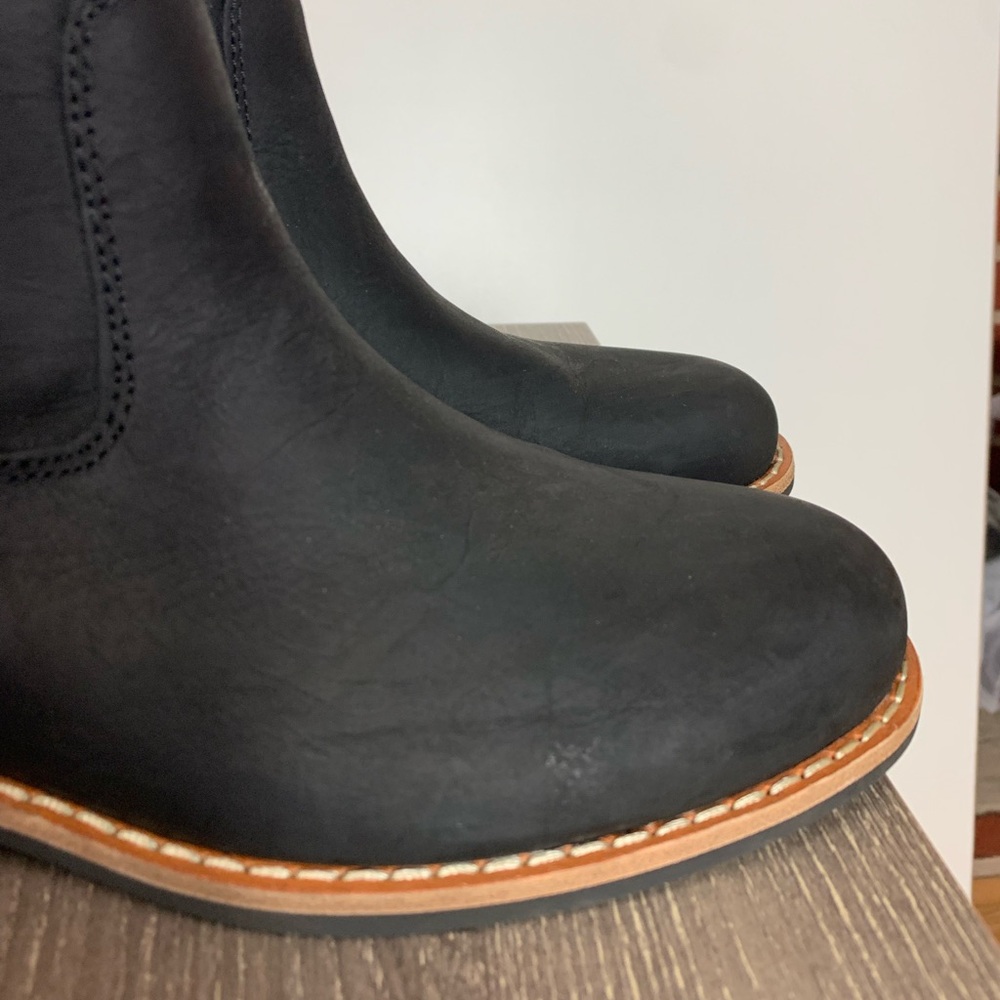 ROOTS Canada Women’s THE SHORTY BOOT Size 10 Black Nubuck Leather Minimalist - Picture 13 of 16